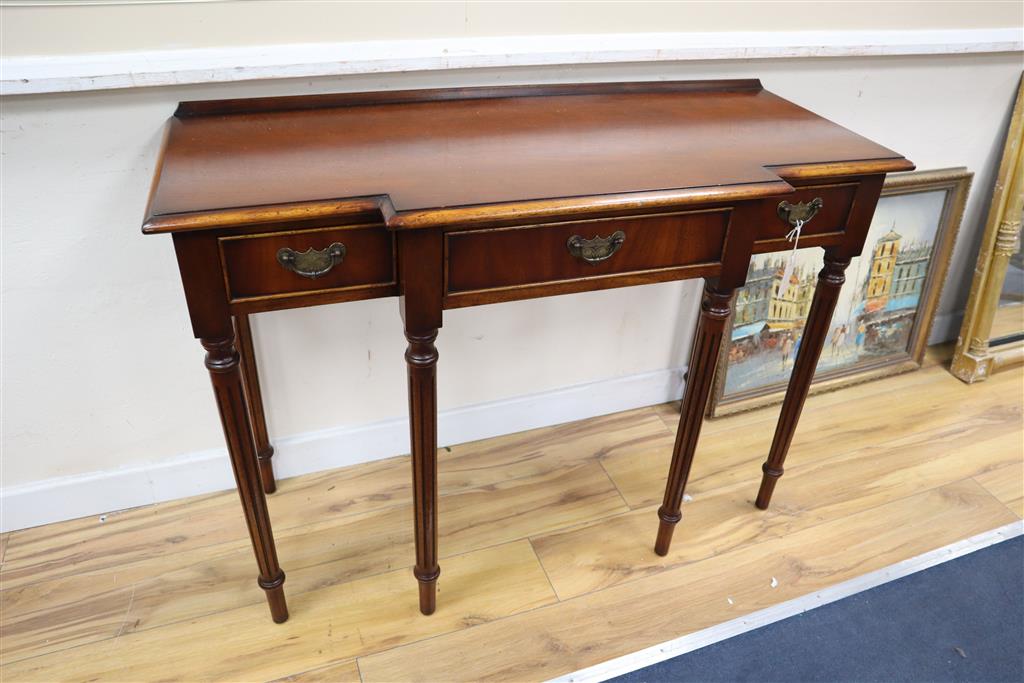 A George III style mahogany breakfront side table, width 106cm, depth 43cm, height 76cm